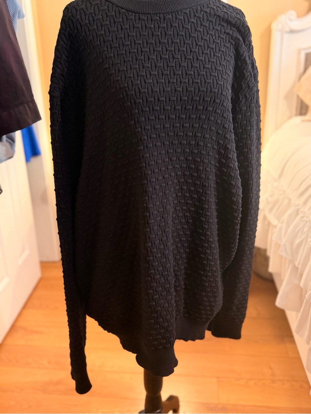 Men's Black Textured Crewneck Sweater